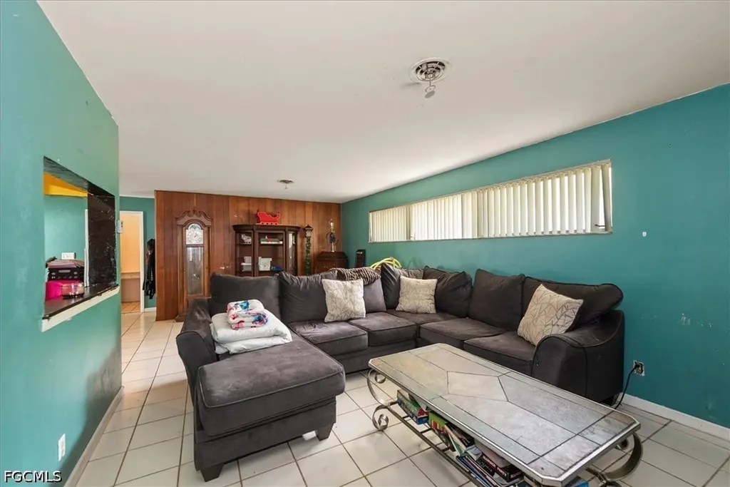 319 W Mariana Avenue North Fort Myers FL 33903
