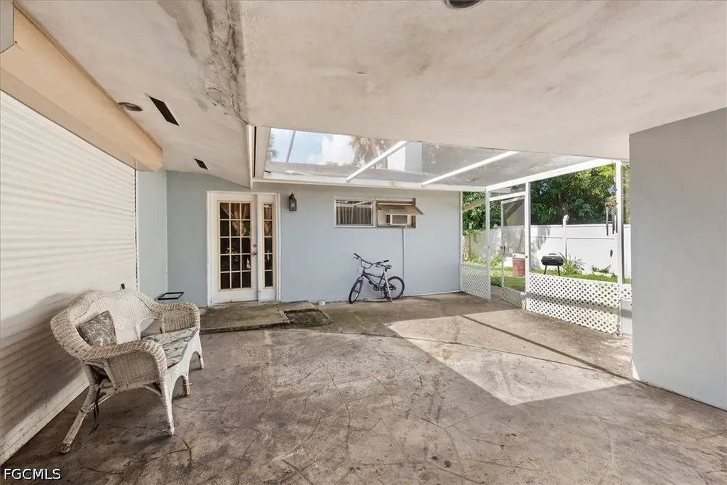319 W Mariana Avenue North Fort Myers FL 33903
