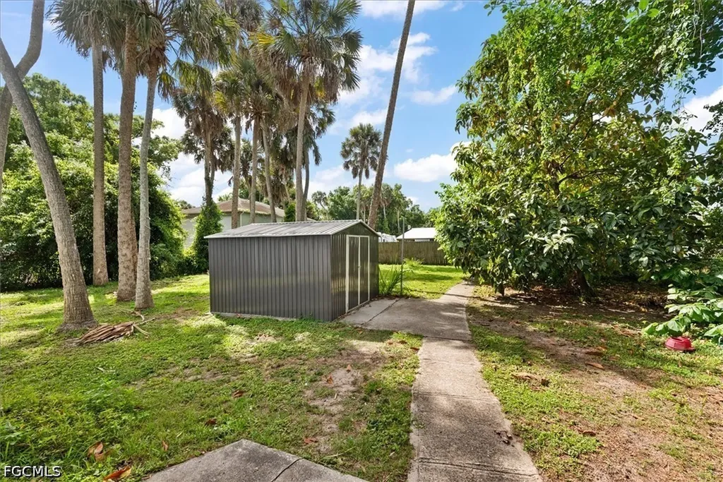 319 W Mariana Avenue North Fort Myers FL 33903
