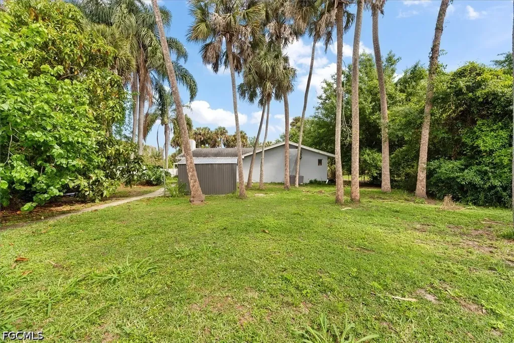 319 W Mariana Avenue North Fort Myers FL 33903