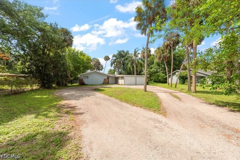 319 W Mariana Avenue North Fort Myers FL 33903
