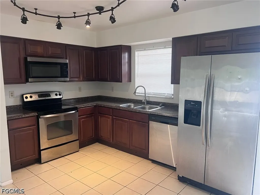 1416 SE 1st Place Cape Coral FL 33990