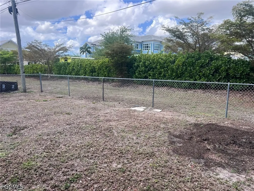 1416 SE 1st Place Cape Coral FL 33990