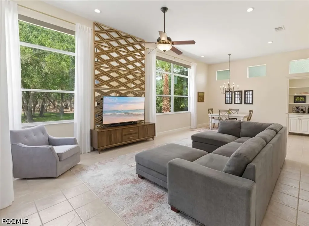 355 14th Avenue NE Naples FL 34120