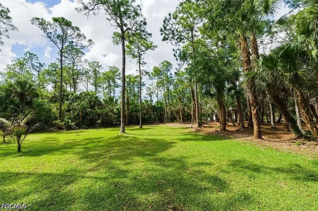 355 14th Avenue NE Naples FL 34120