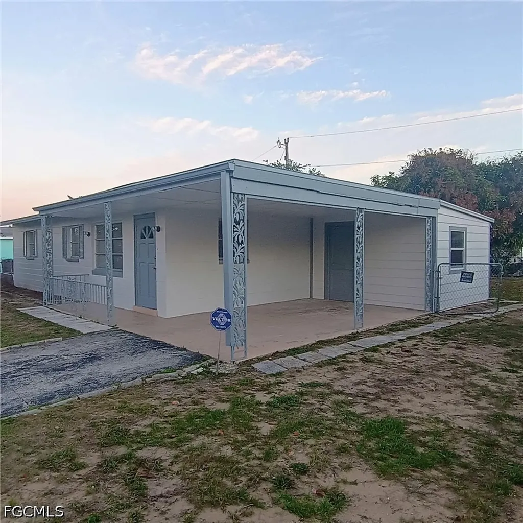 810 Palm Boulevard Lehigh Acres FL 33936