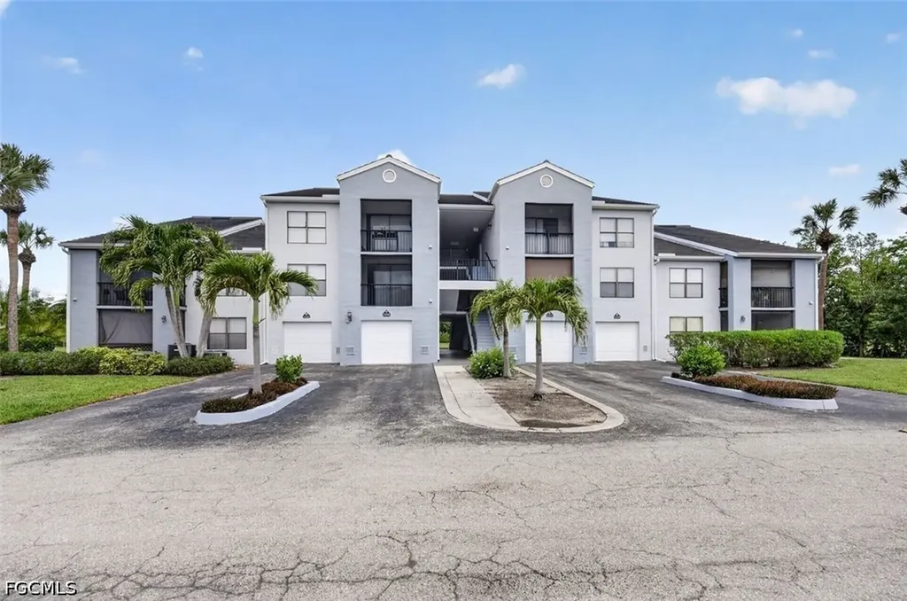 Fort Myers FL, 13575 Eagle Ridge Drive, Unit 1214