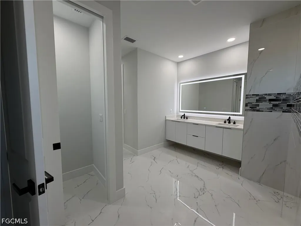 112 NE 6th Street Cape Coral FL 33909