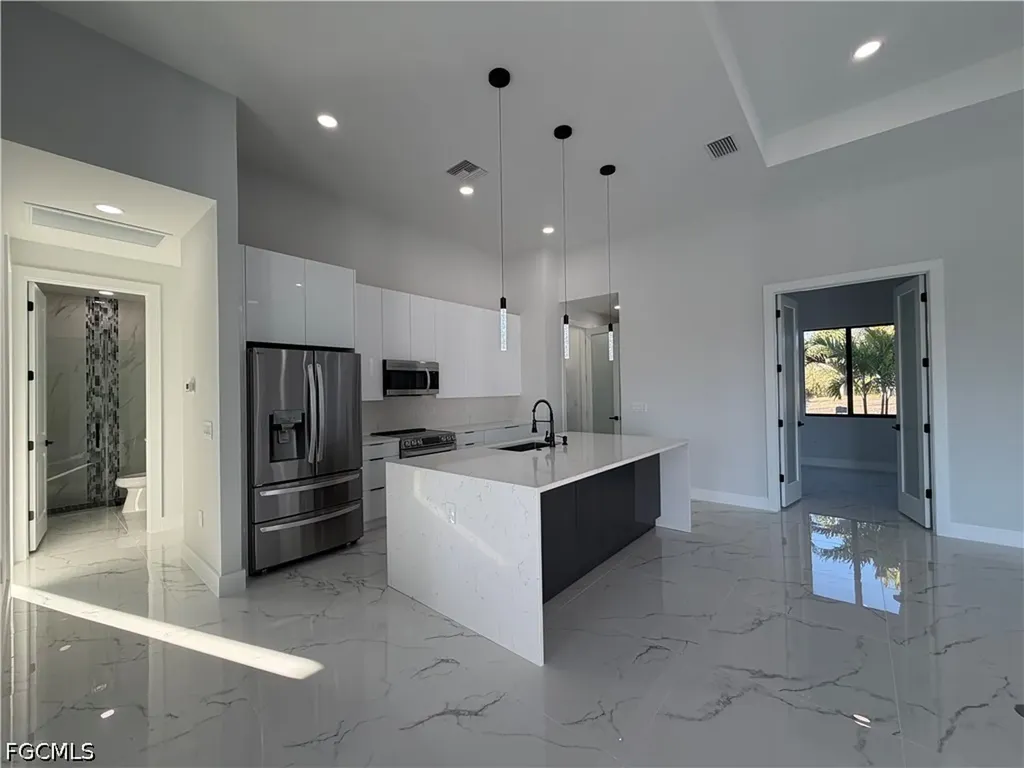 112 NE 6th Street Cape Coral FL 33909