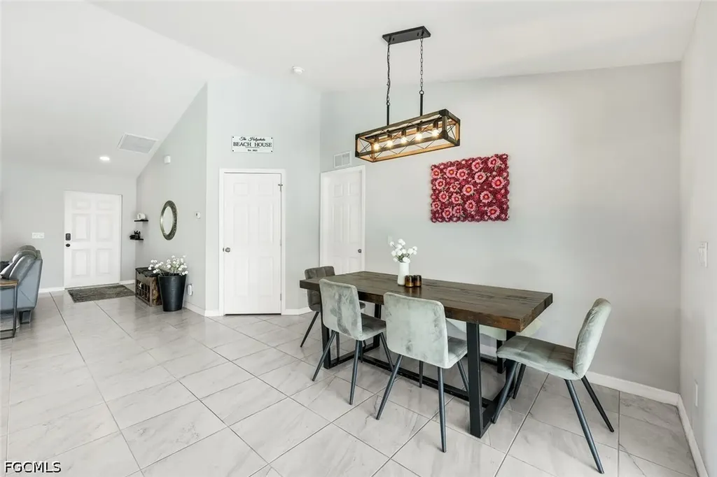 2118 SW 12th Terrace Cape Coral FL 33991