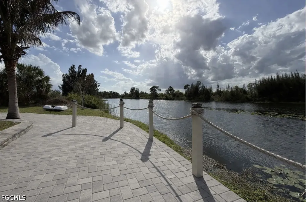 2633 NW 24th Street Cape Coral FL 33993