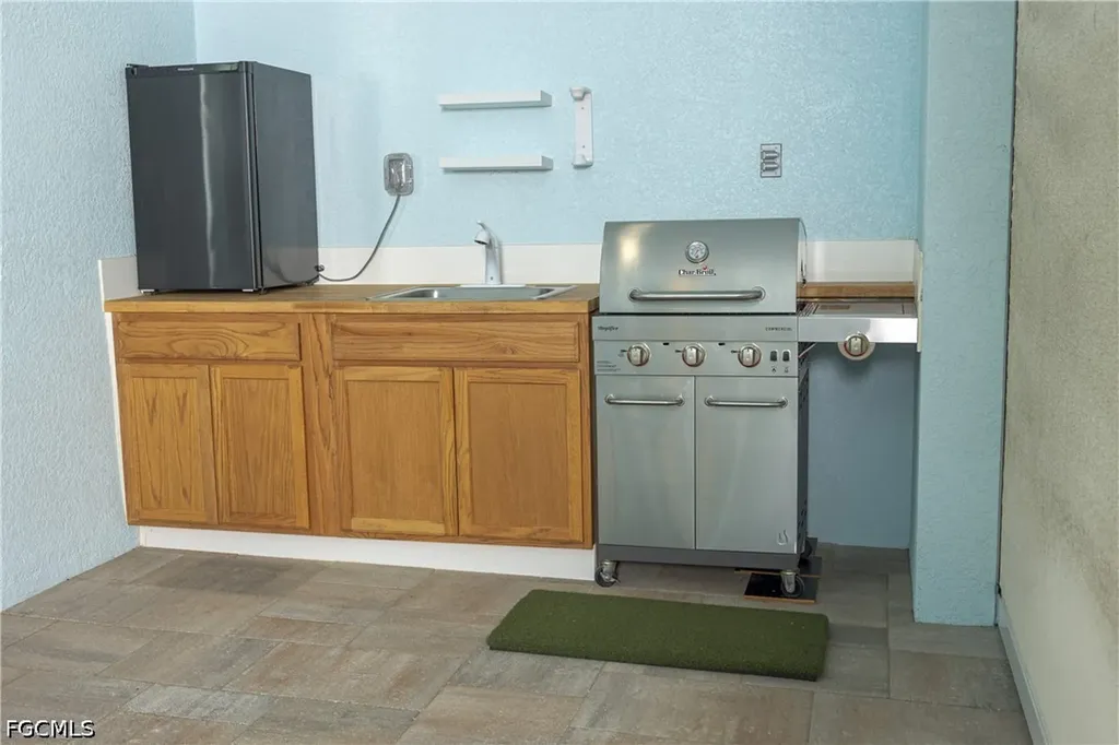 2924 NW 22nd Avenue Cape Coral FL 33993