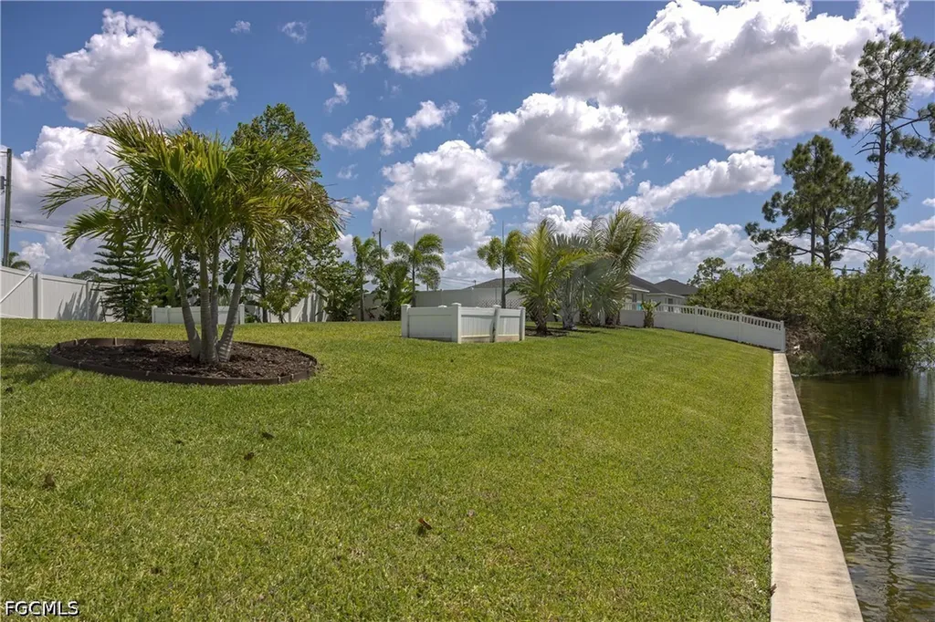 2924 NW 22nd Avenue Cape Coral FL 33993