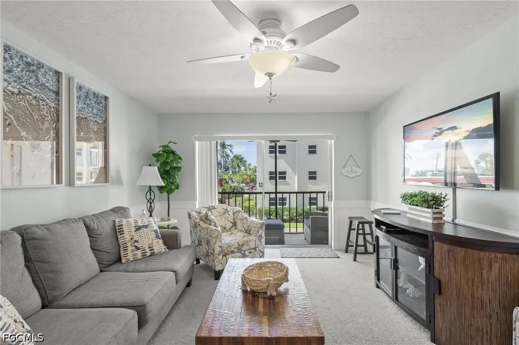 915 Beach Road Sarasota FL 34242
