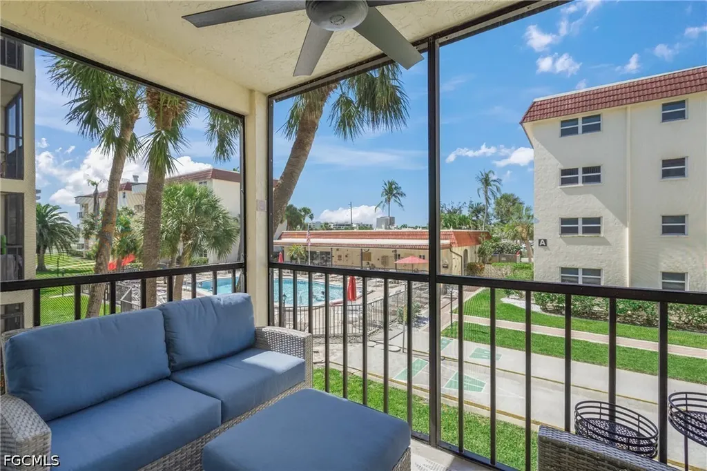 915 Beach Road Sarasota FL 34242