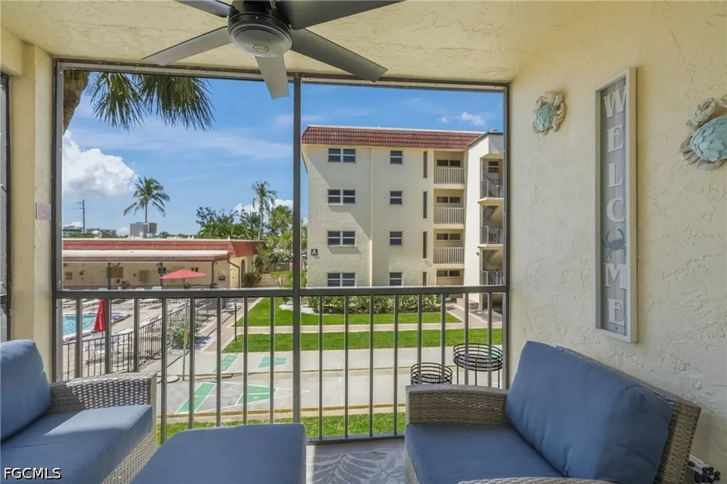915 Beach Road Sarasota FL 34242