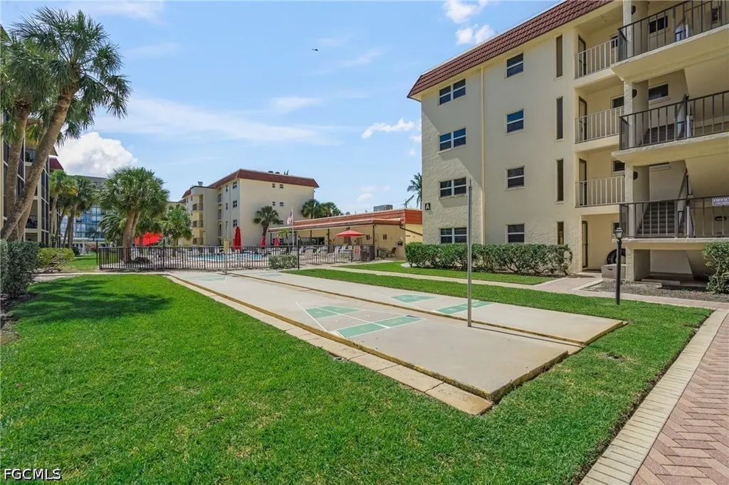 915 Beach Road Sarasota FL 34242