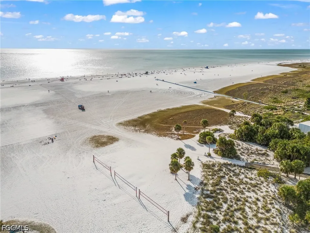 915 Beach Road Sarasota FL 34242