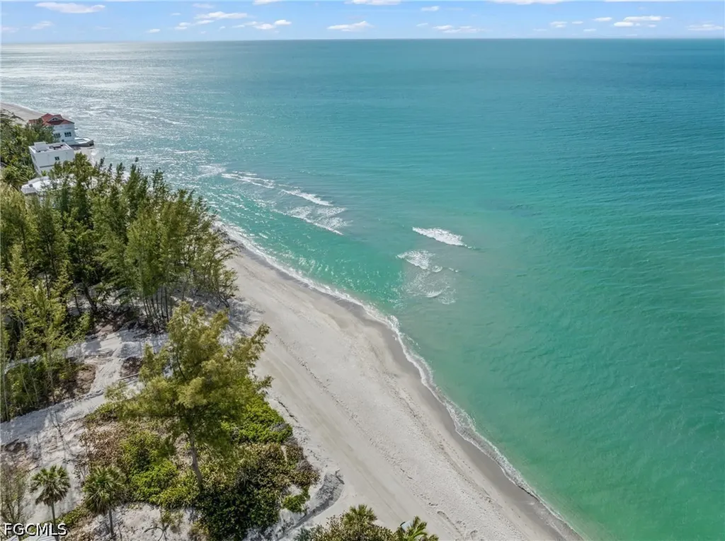 915 Beach Road Sarasota FL 34242