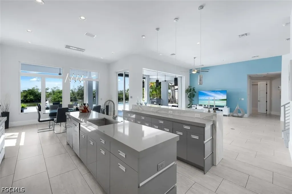 2826 SW 44th Terrace Cape Coral FL 33914