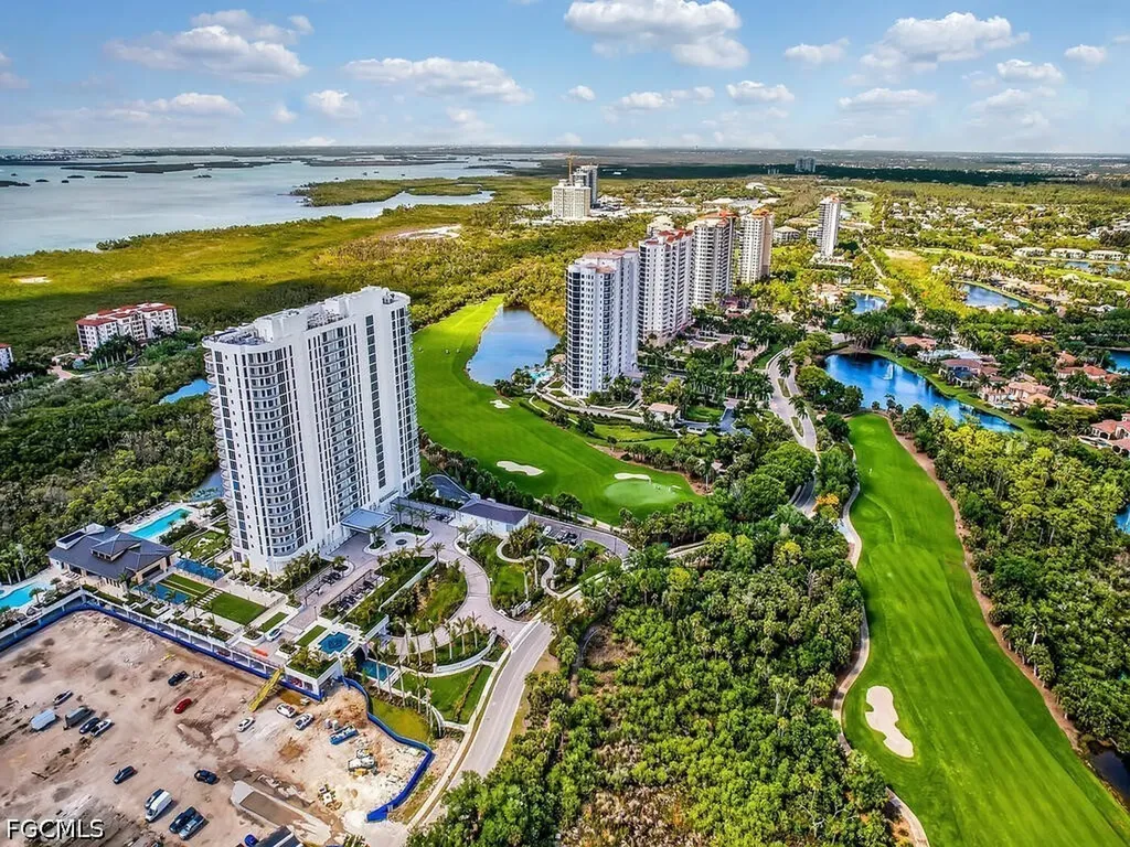 Bonita Springs FL, 4810 Pelican Colony Boulevard, Unit 304