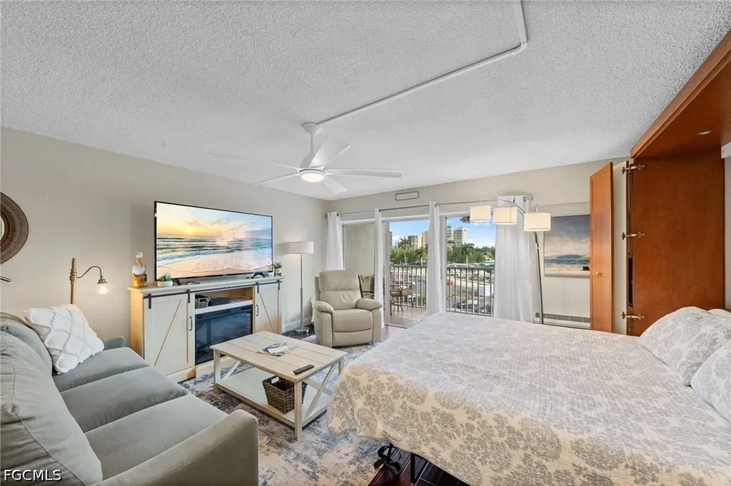 1 Bluebill Avenue Naples FL 34108