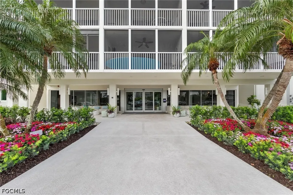 1 Bluebill Avenue Naples FL 34108