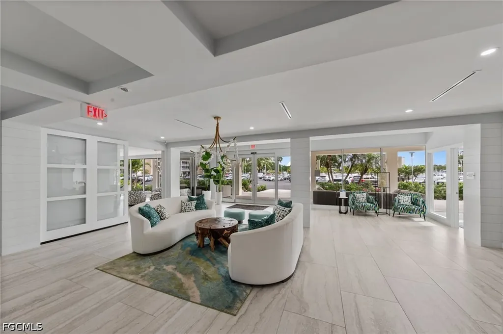 1 Bluebill Avenue Naples FL 34108