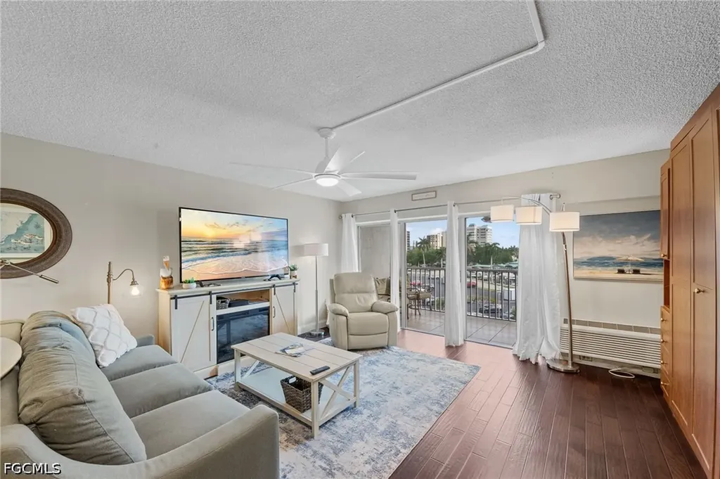 1 Bluebill Avenue Naples FL 34108