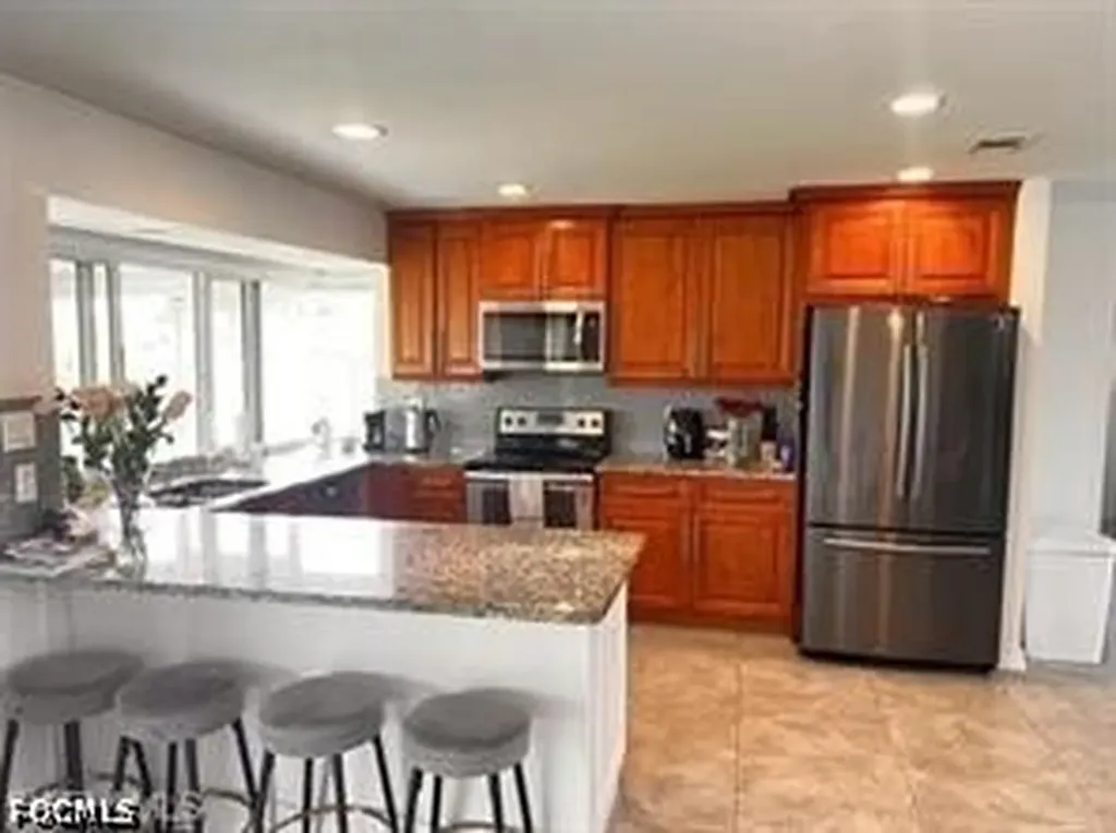 607 SE 34th Terrace Cape Coral FL 33904
