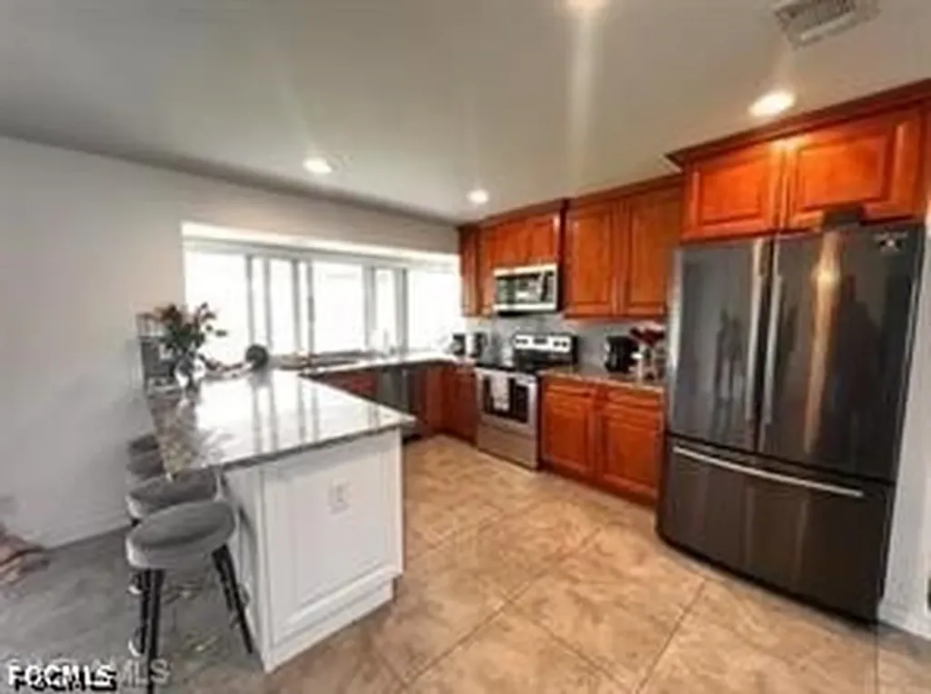 607 SE 34th Terrace Cape Coral FL 33904
