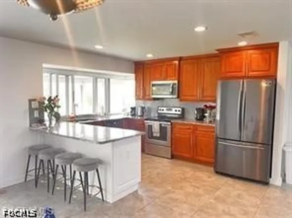 607 SE 34th Terrace Cape Coral FL 33904