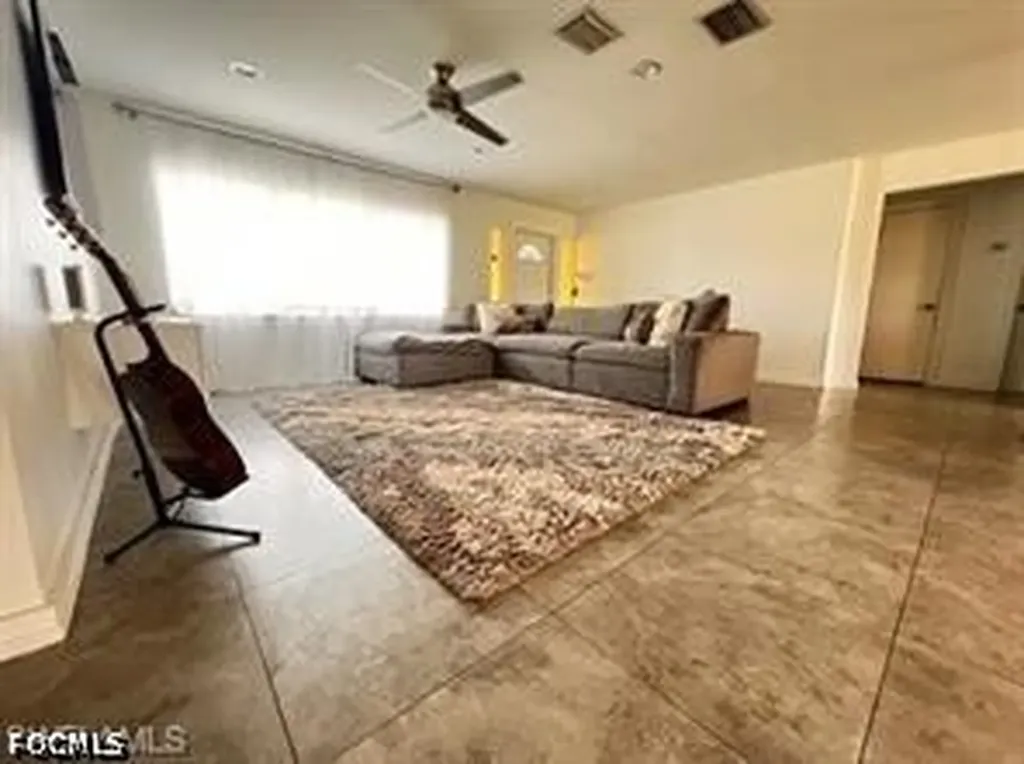 607 SE 34th Terrace Cape Coral FL 33904