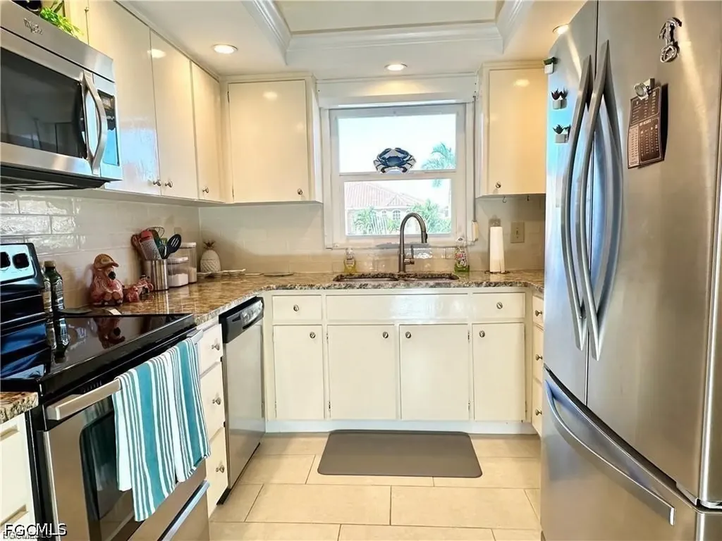 4563 SE 5th Place Cape Coral FL 33904