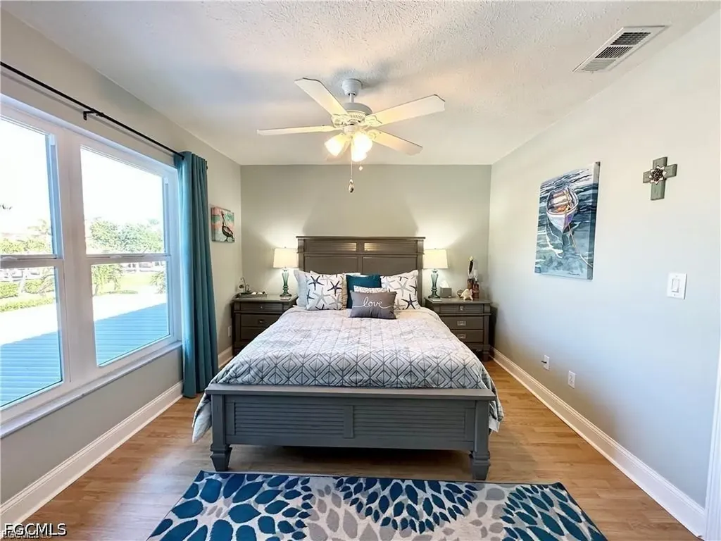 4563 SE 5th Place Cape Coral FL 33904