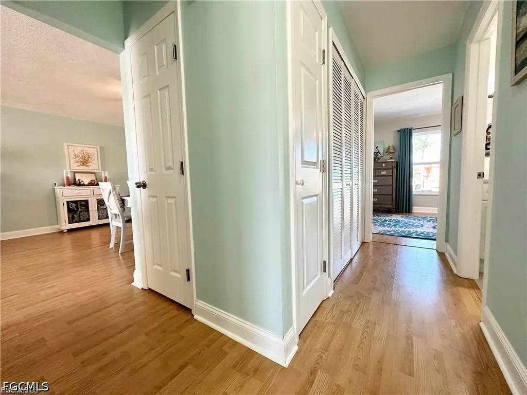 4563 SE 5th Place Cape Coral FL 33904