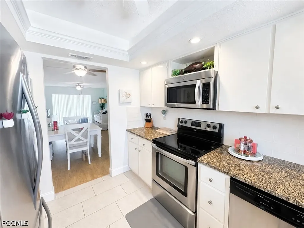 4563 SE 5th Place Cape Coral FL 33904