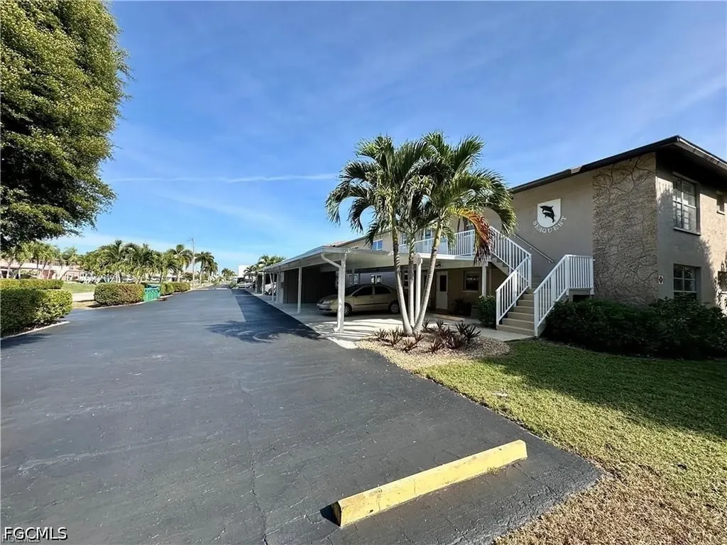 4563 SE 5th Place Cape Coral FL 33904