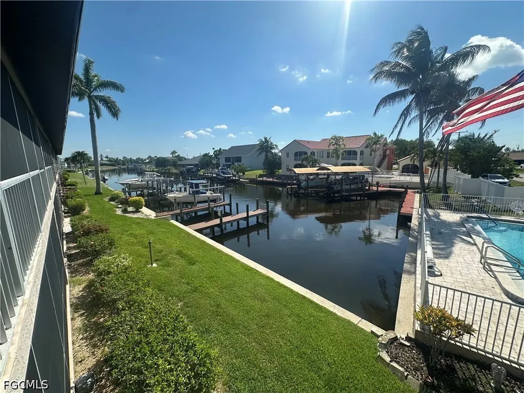 4563 SE 5th Place Cape Coral FL 33904