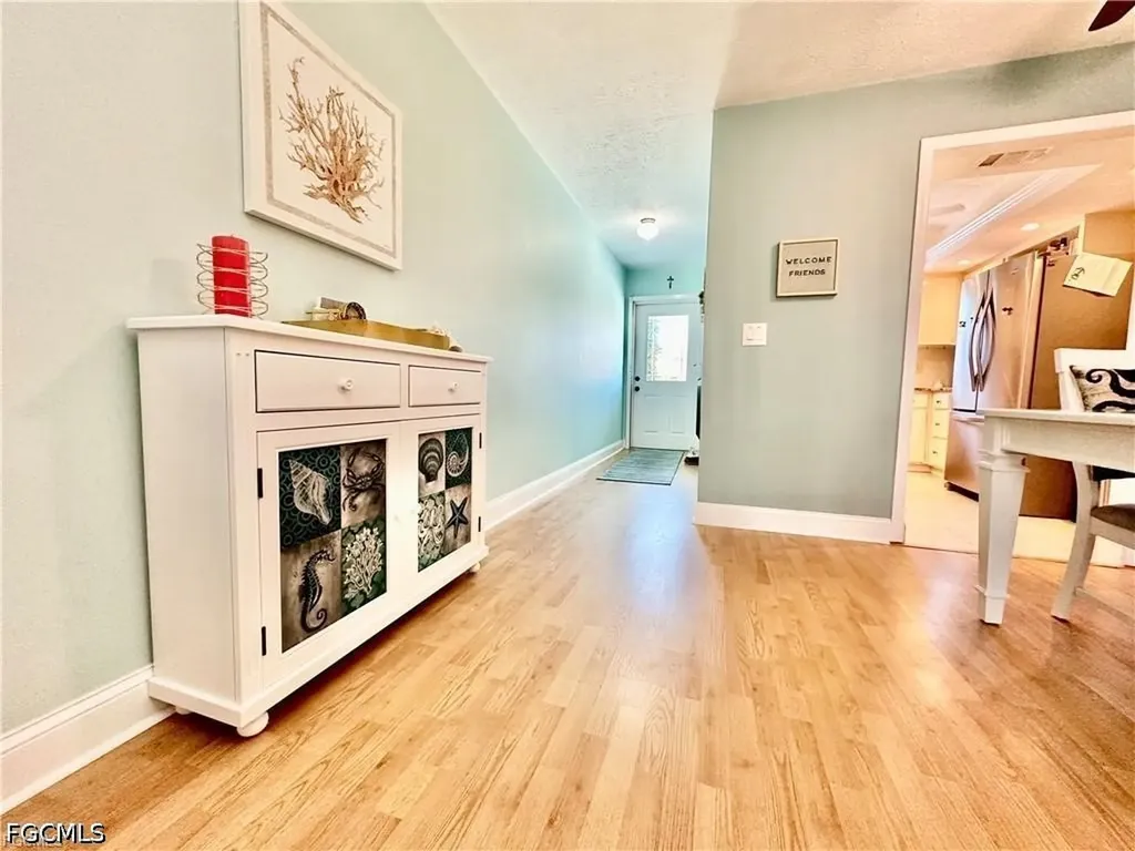 4563 SE 5th Place Cape Coral FL 33904