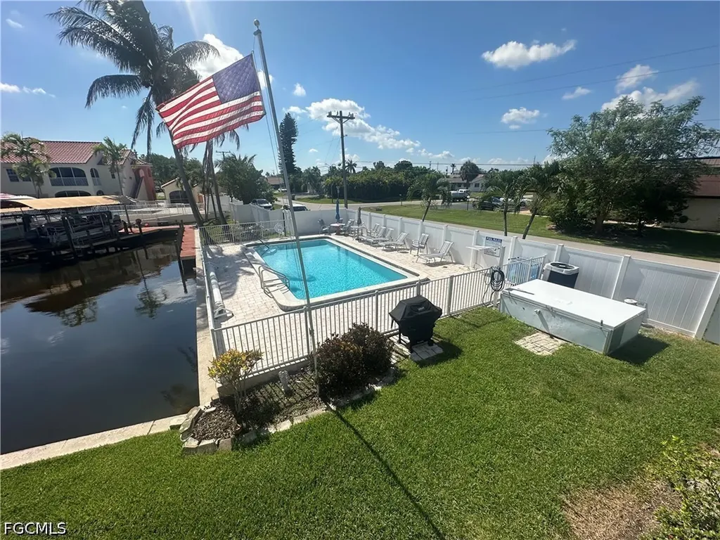 4563 SE 5th Place Cape Coral FL 33904