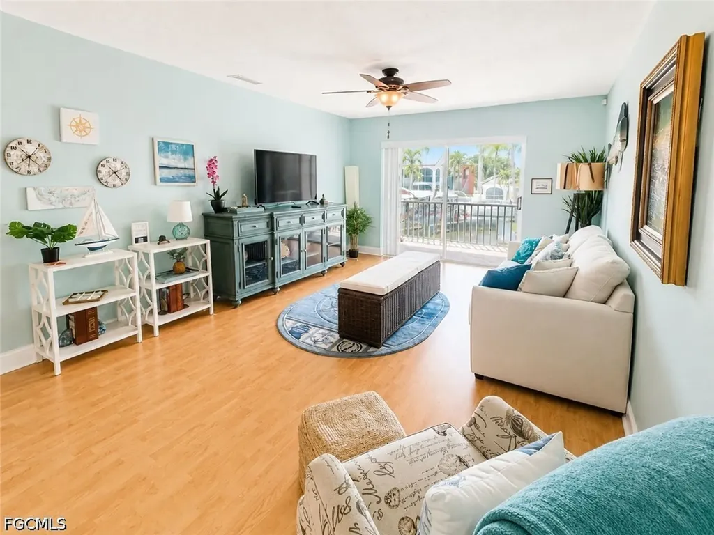 4563 SE 5th Place Cape Coral FL 33904