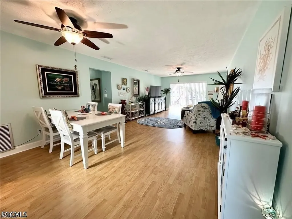 4563 SE 5th Place Cape Coral FL 33904