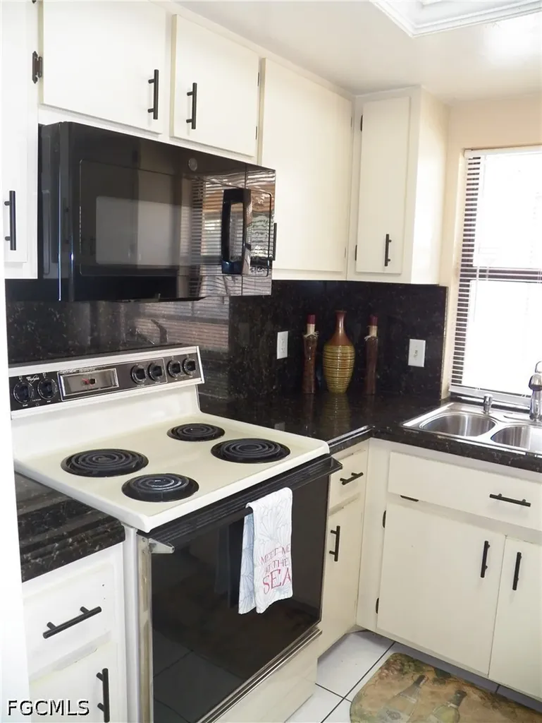 1119 SE 13th Avenue Cape Coral FL 33990