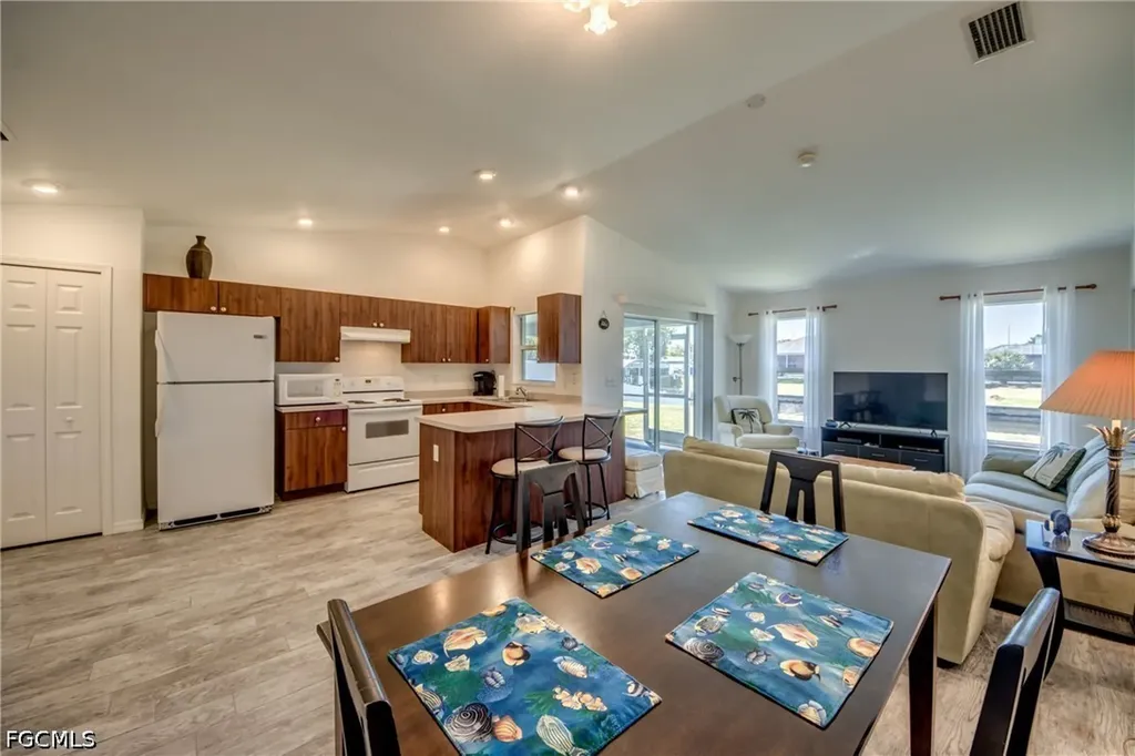 1438 SE 23rd Street Cape Coral FL 33990