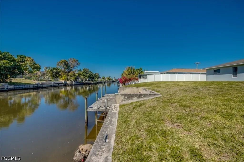 1438 SE 23rd Street Cape Coral FL 33990
