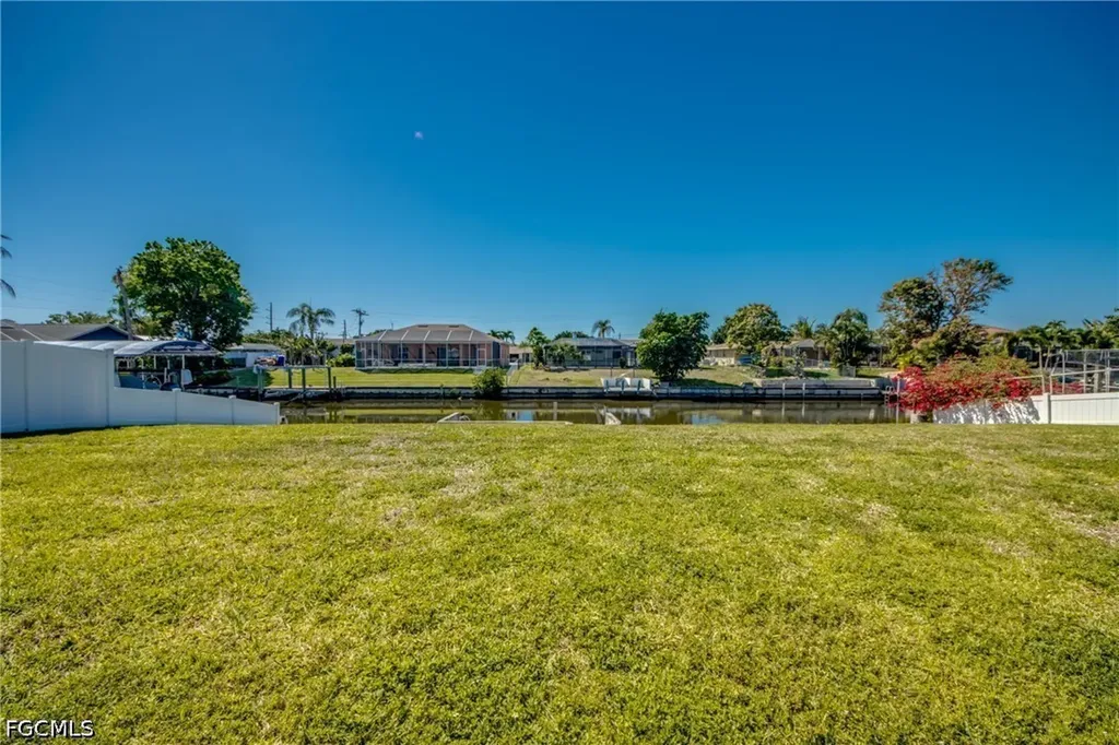 1438 SE 23rd Street Cape Coral FL 33990