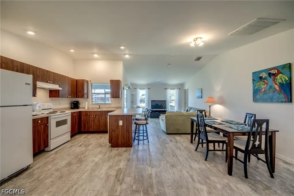 1438 SE 23rd Street Cape Coral FL 33990
