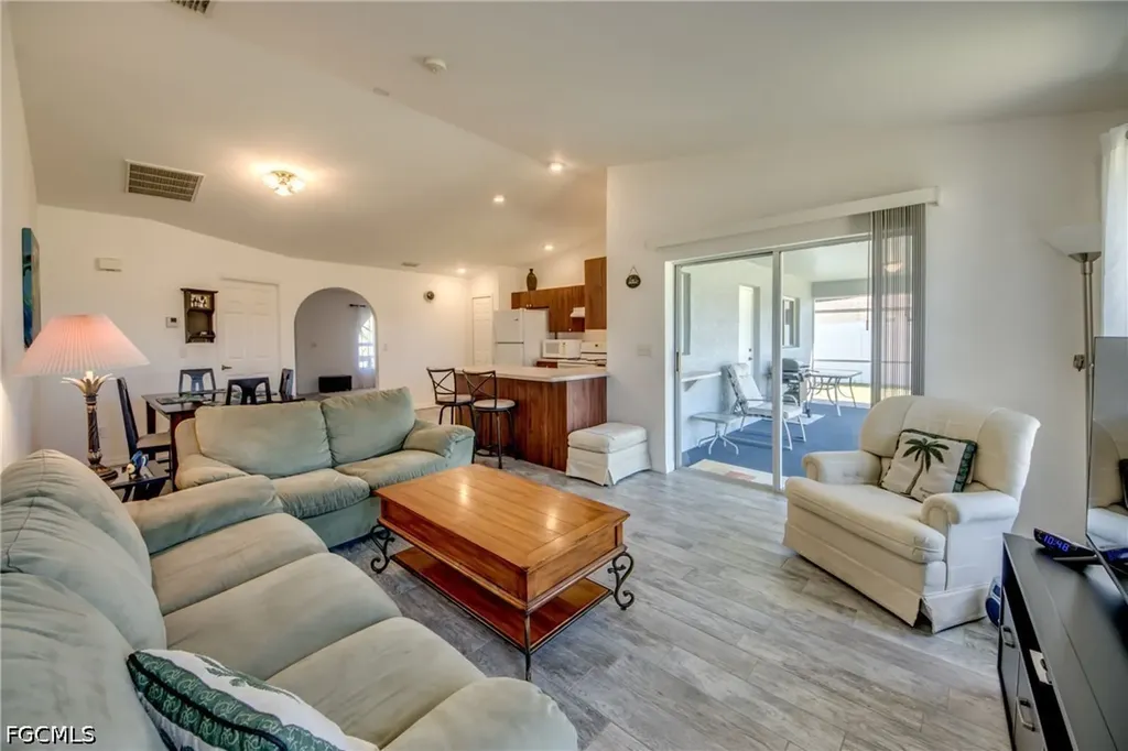 1438 SE 23rd Street Cape Coral FL 33990