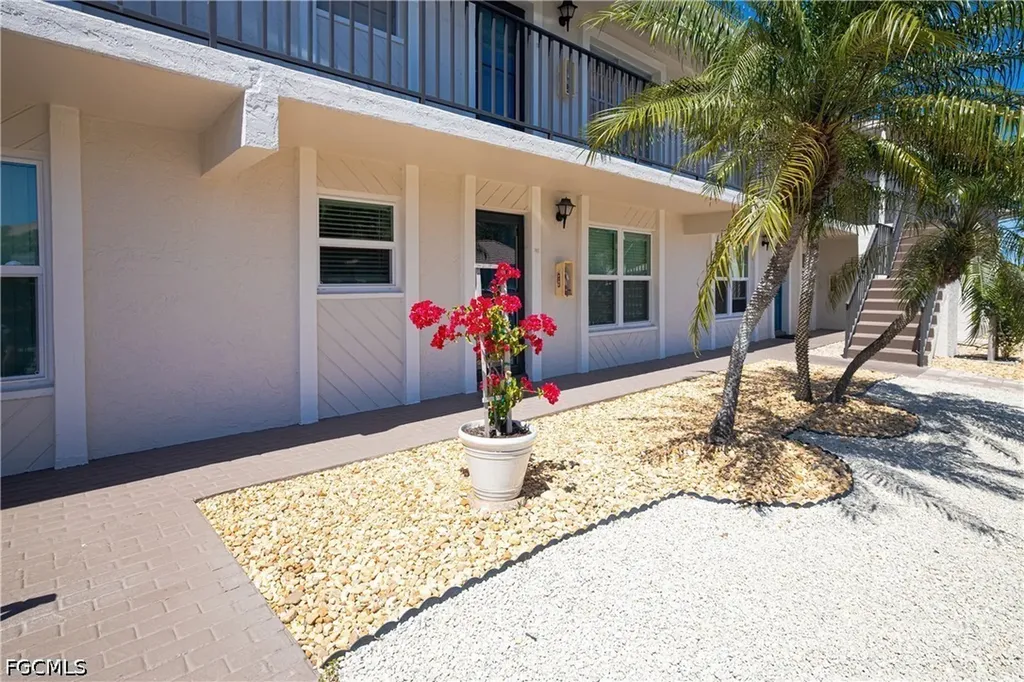 16007 Davis Road Fort Myers FL 33908
